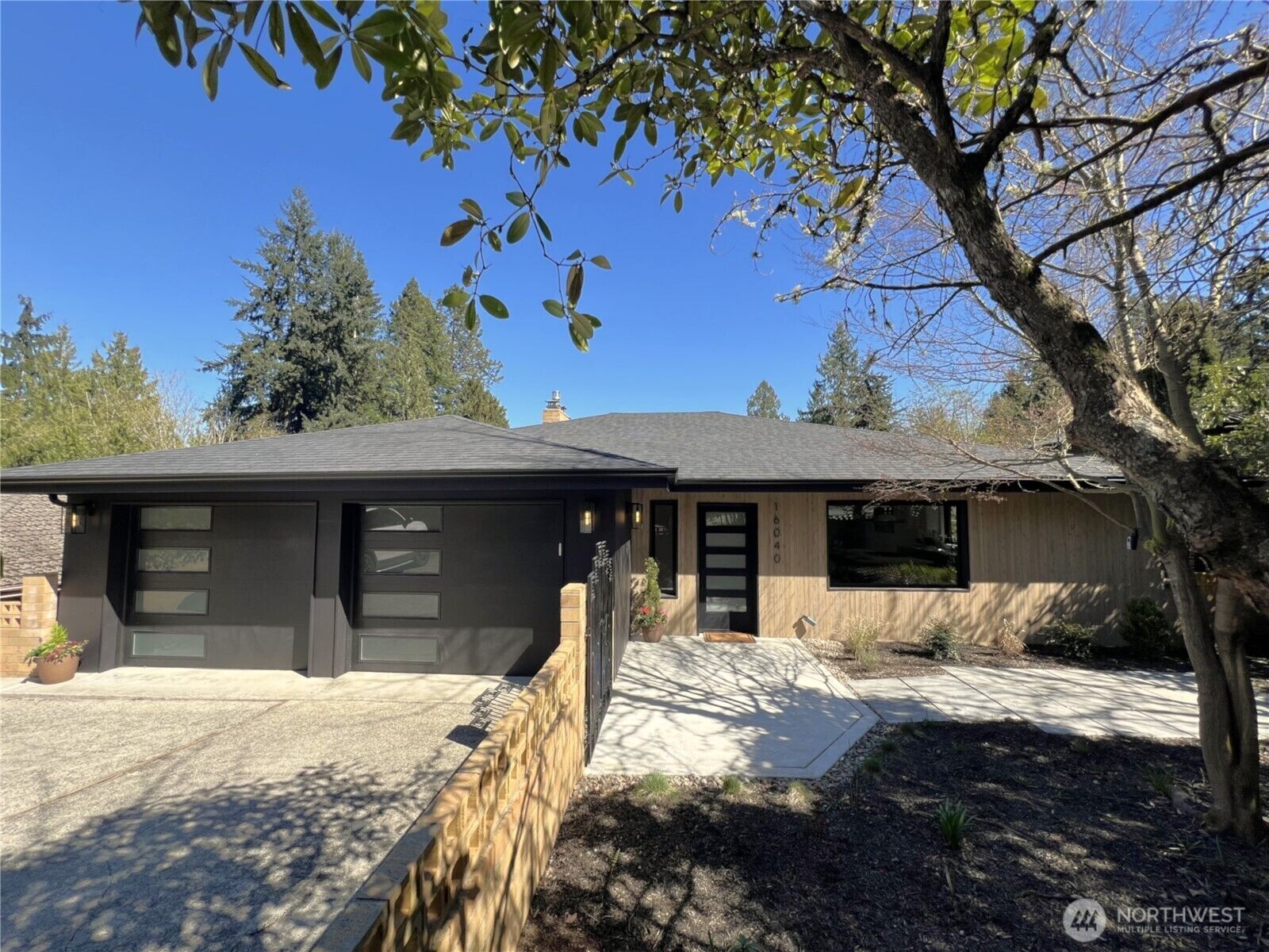 Property Photo:  16040  36th Avenue NE  WA 98155 