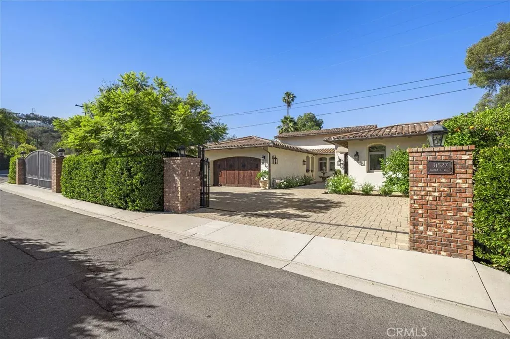 Property Photo:  31527 Aguacate Road  CA 92675 