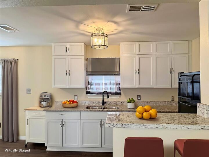 Property Photo:  207 N Goodman Road N  LA 70615 