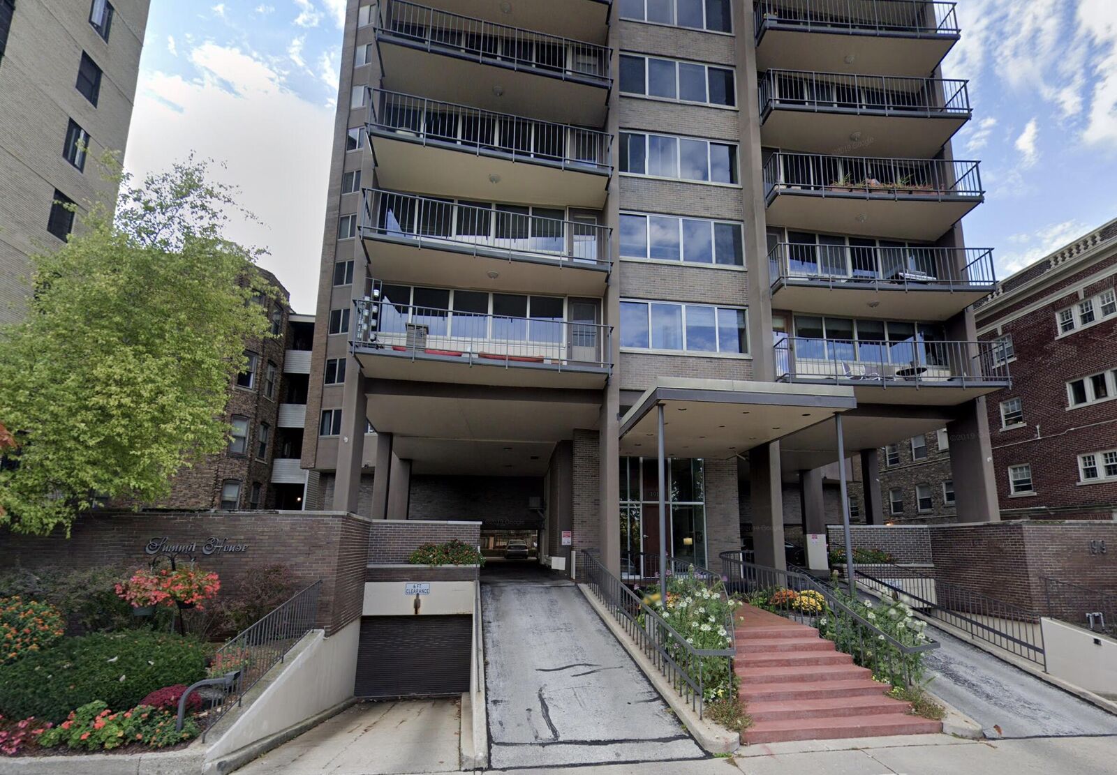 Property Photo: 1919 N Summit Ave WI 53202