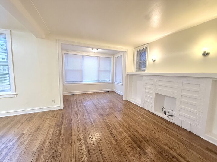 Property Photo:  7157 S East End Avenue 1  IL 60649 