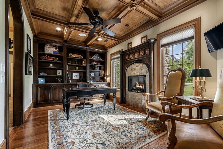 Property Photo: 3800 W Norwood Place AR 72704