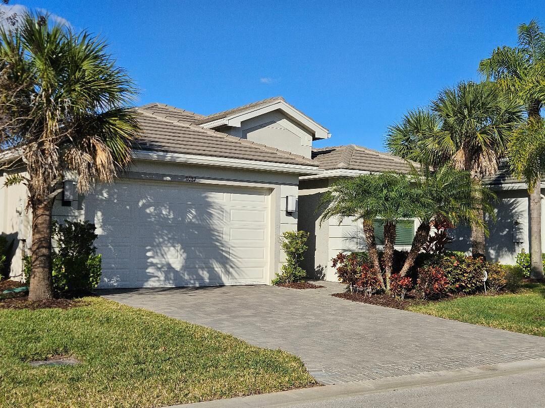 Property Photo:  11087 SW Carriage Hill Lane  FL 34987 