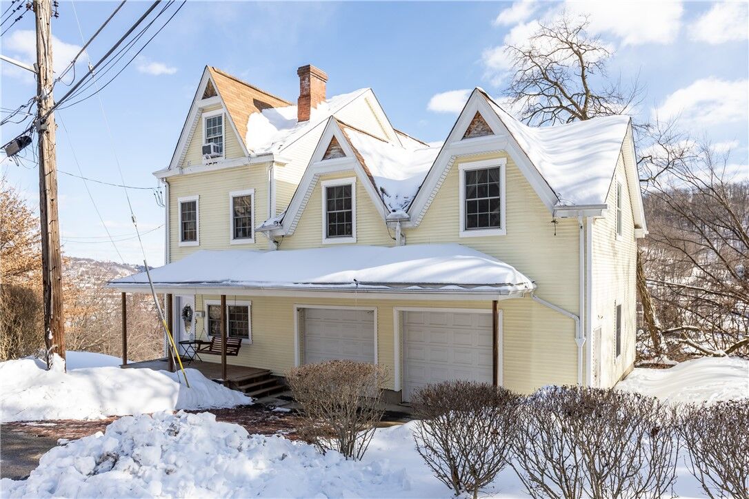 Property Photo:  2433 Glen Mawr St  PA 15204 