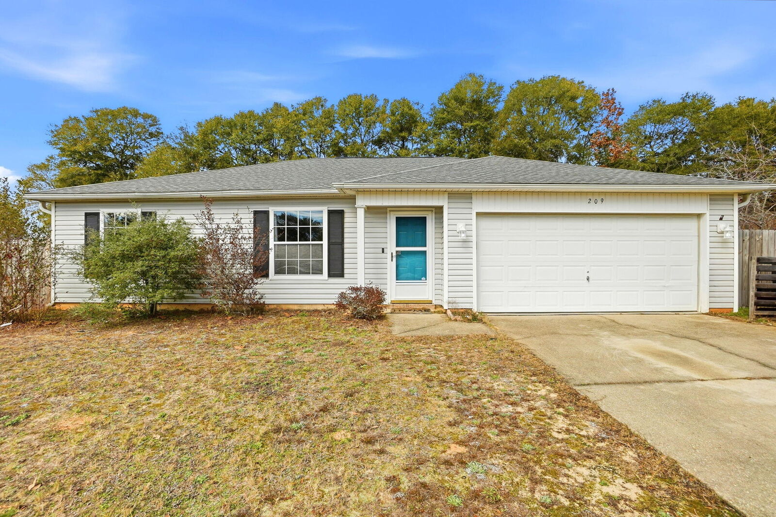 Property Photo:  209 Cabana Way  FL 32536 