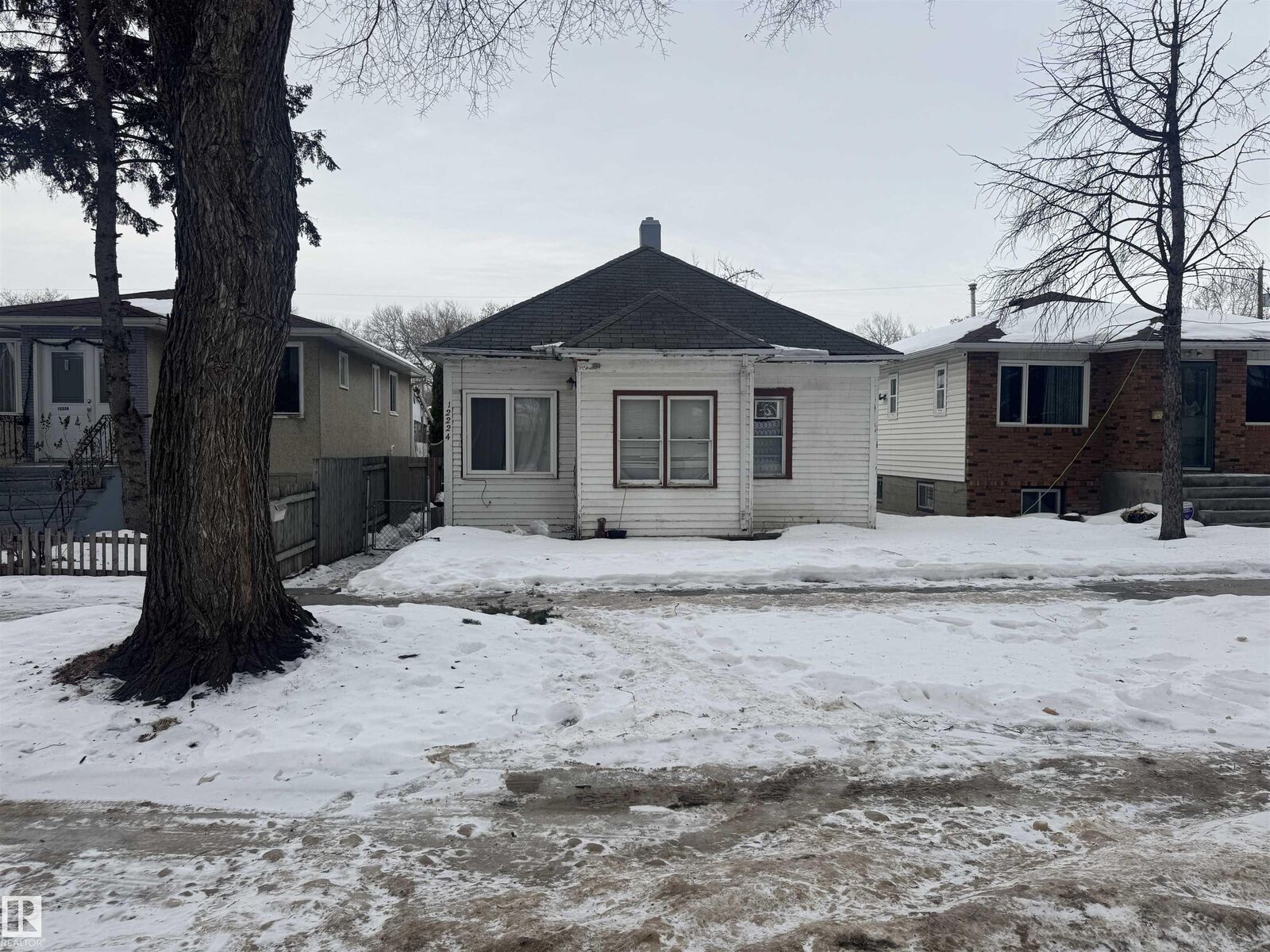 Property Photo:  12224 93 Street NW  AB T5G 1G1 