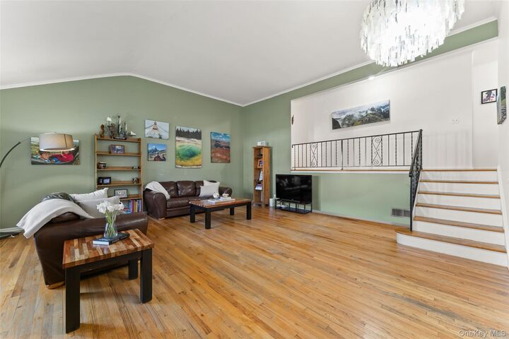 Property Photo:  14 Baylor Circle  NY 10605 