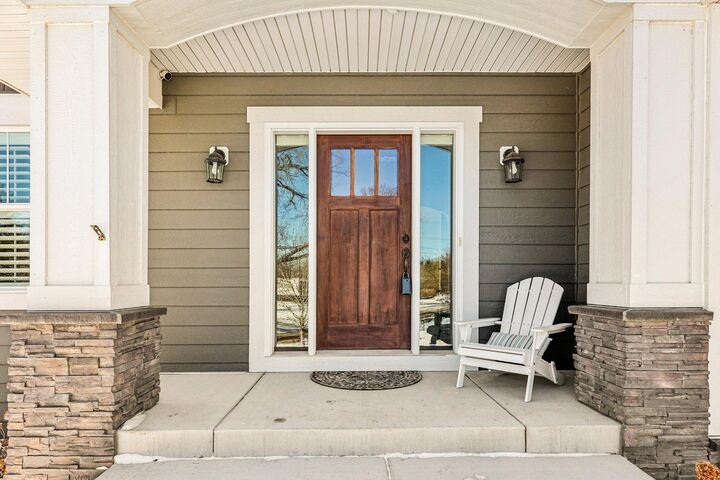 Property Photo: 145 Cutacross Road MN 55422