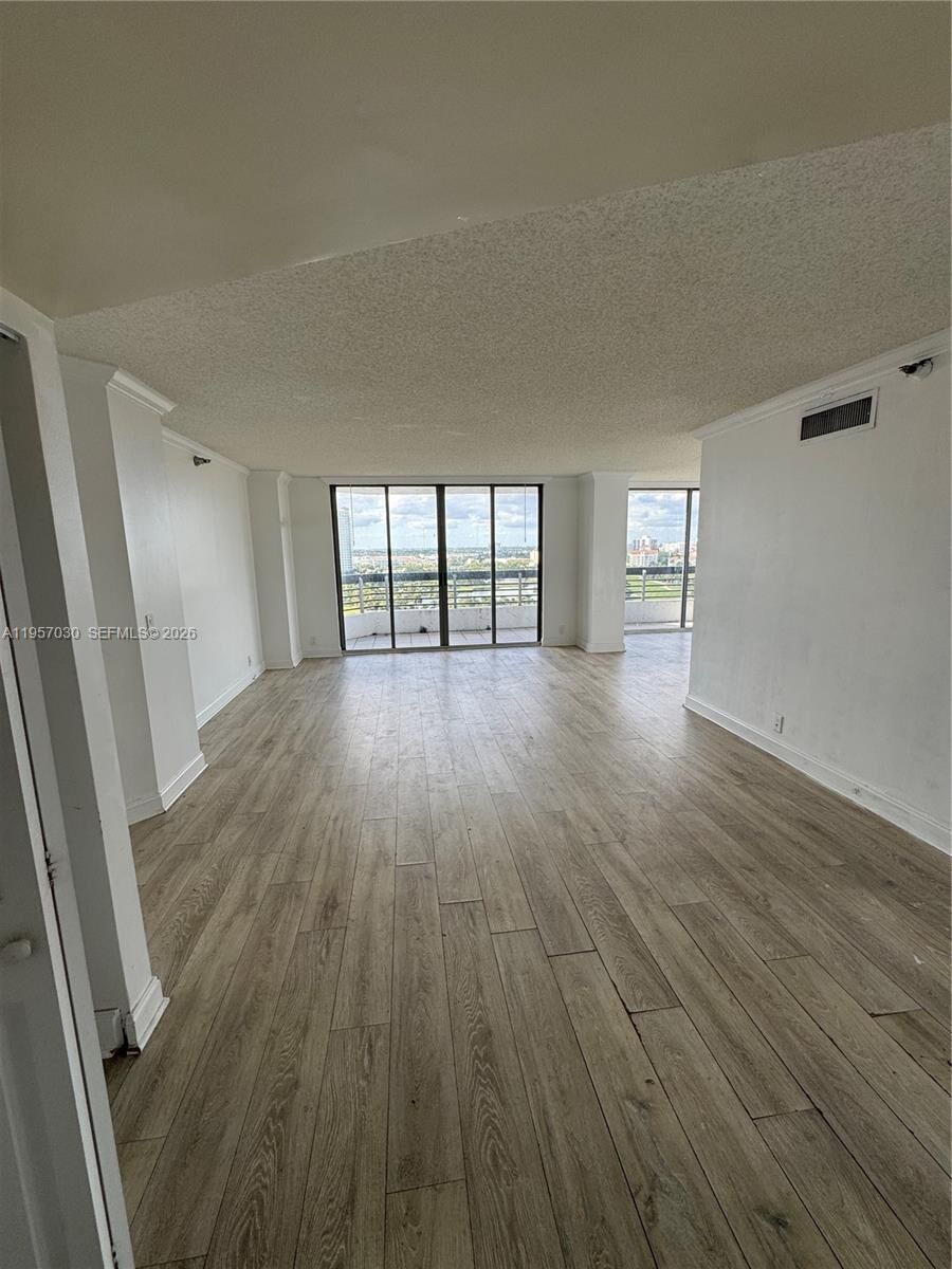 Property Photo:  3400 NE 192nd St 1608  FL 33180 