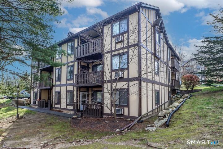 Property Photo:  27 Rollingwood Drive 27  CT 06804 