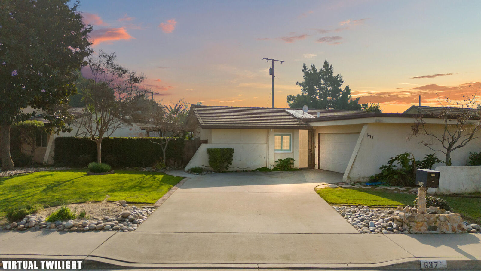 Property Photo:  637 Village Green Street  CA 93257 