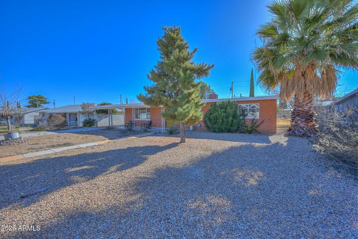 Property Photo:  100 E Freihage Drive  AZ 85635 