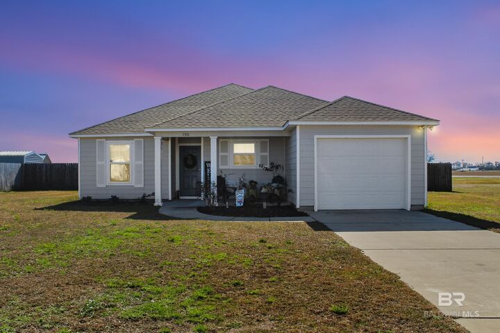 Property Photo:  106 Plantation Circle  AL 36580 