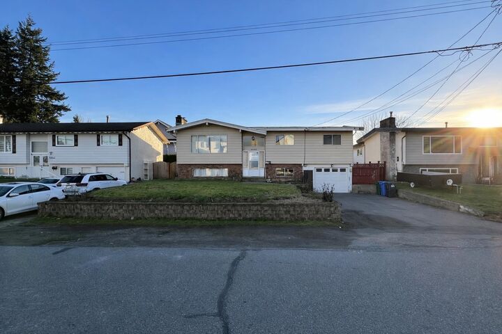 Property Photo:  32052 Melmar Avenue  BC V2T 1E6 