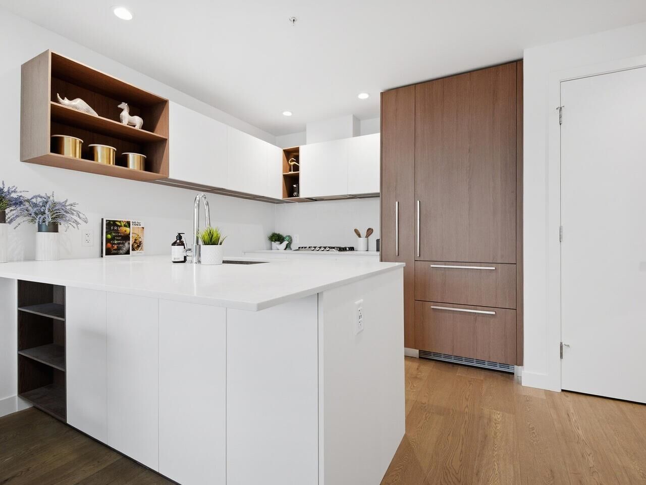 Property Photo: 6000 McKay Avenue 905 BC V5H 0K2