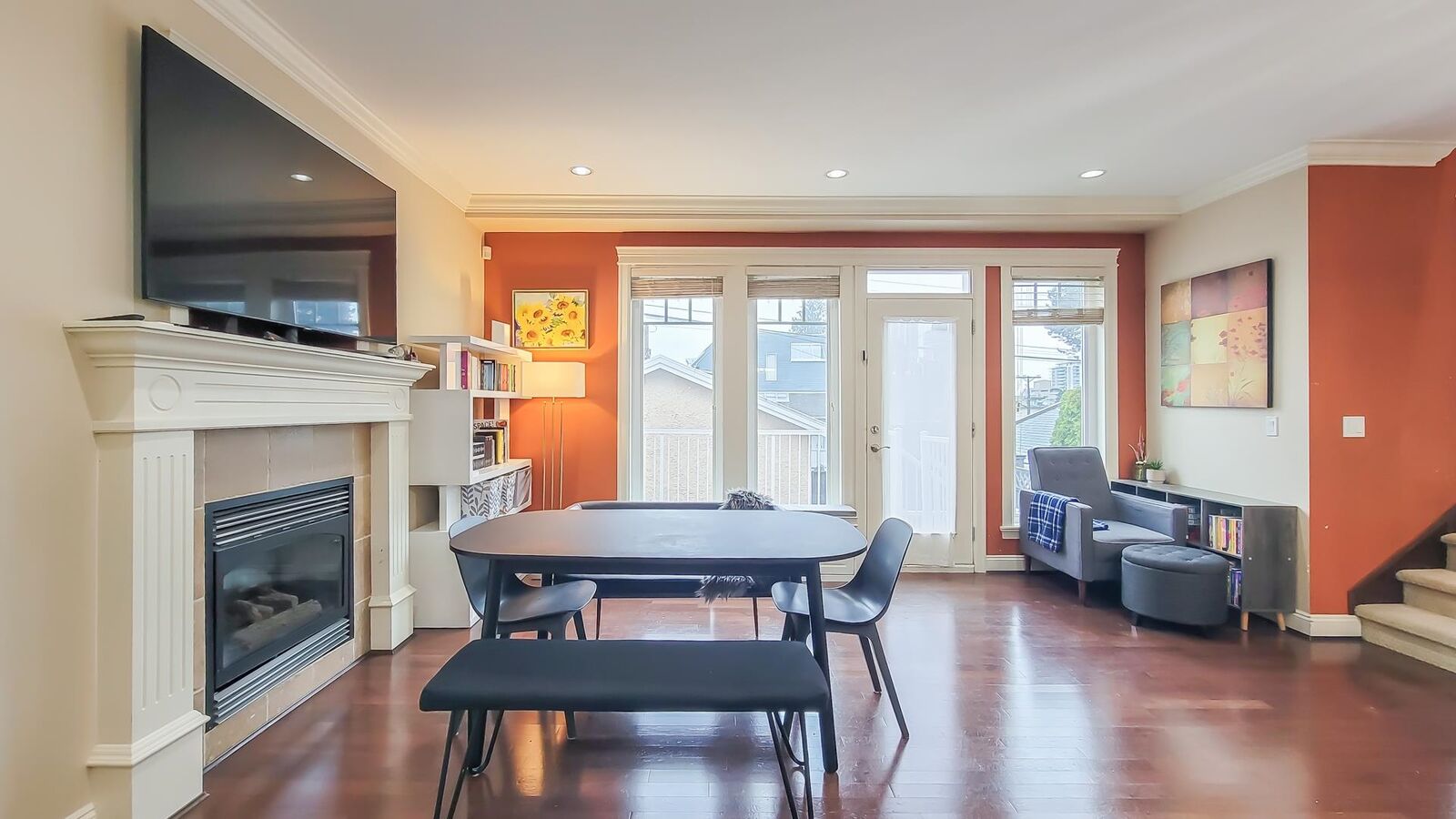 Property Photo: 203 E 18th Street BC V7L 2X7