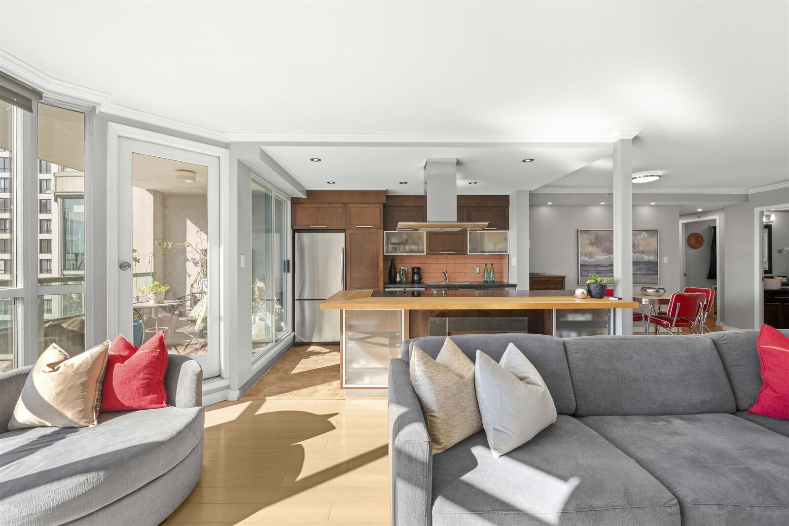 Property Photo:  888 Hamilton Street 1201  BC V6B 5W4 