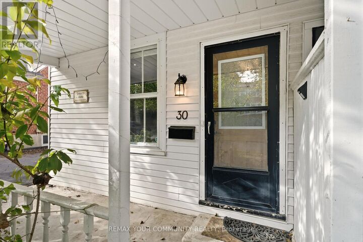 Property Photo:  30 Elizabeth Street South  ON L4C 3V4 