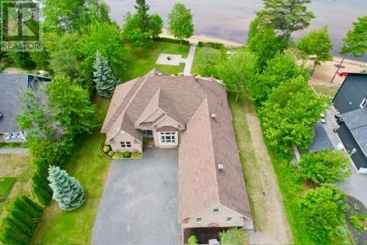 Property Photo:  857 Sunnyside Beach Rd  ON P6A 6K4 