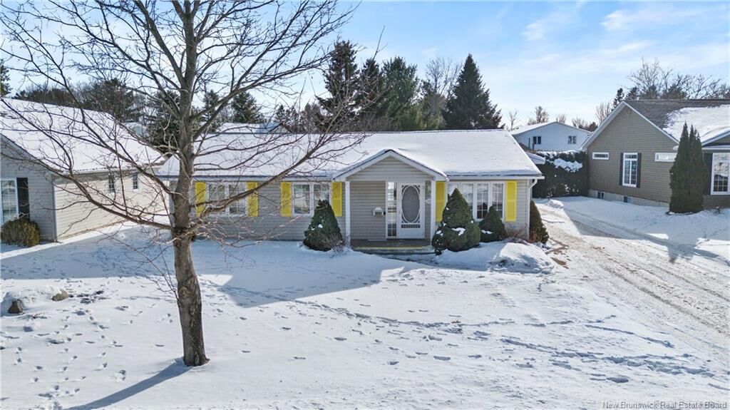 Property Photo:  207 Manresa Drive  NB E3A 9S9 