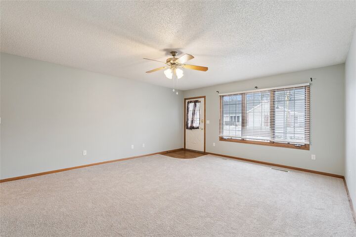 Property Photo:  319 13th Avenue SW 13  IA 50009 