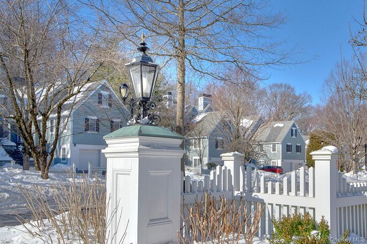 Property Photo:  5 Wyndham Close  NY 10605 