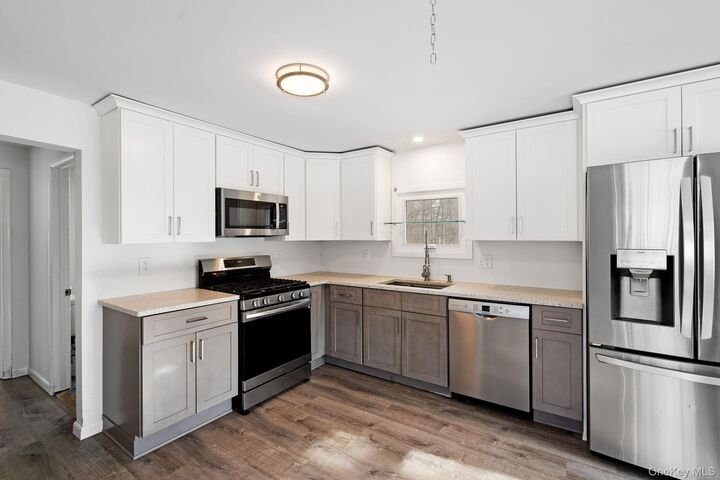 Property Photo:  476 Coldenham Road  NY 12586 