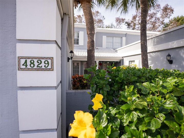 Property Photo: 4829 Walden Circle 7 FL 32811