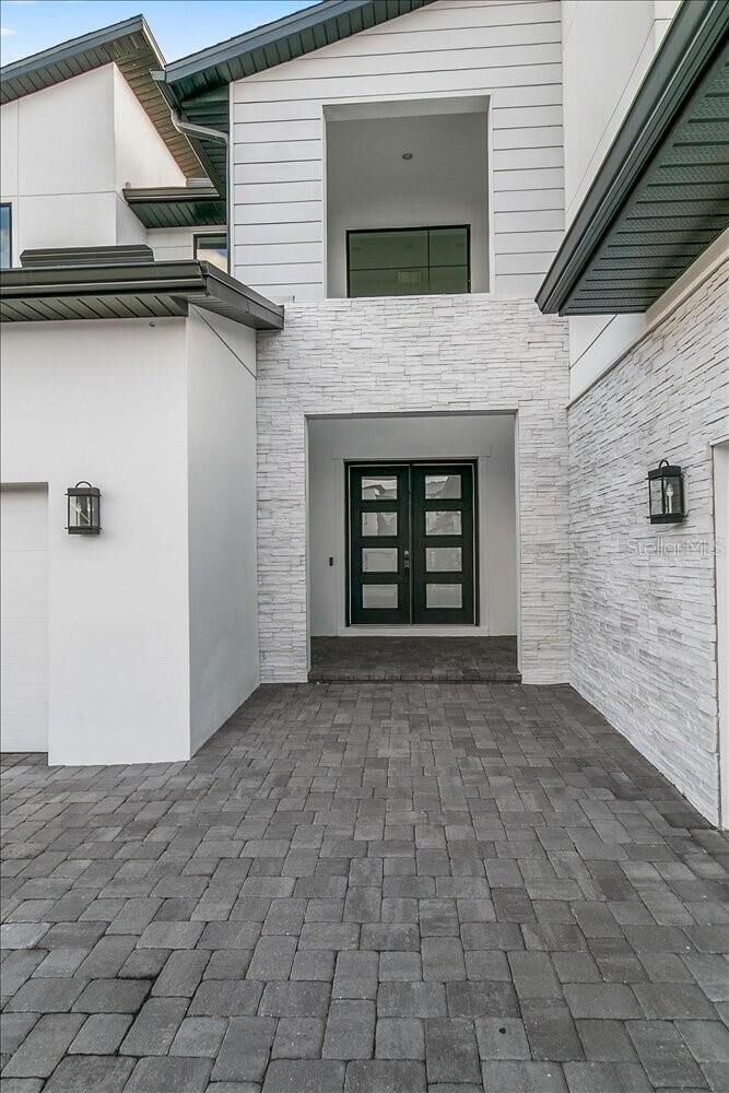 Property Photo: 9004 Santorini Drive FL 32827