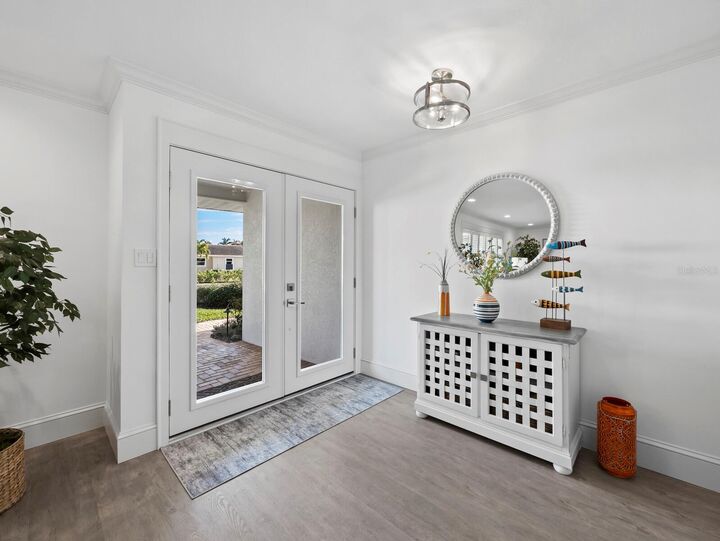 Property Photo:  513 Outrigger Lane  FL 34228 