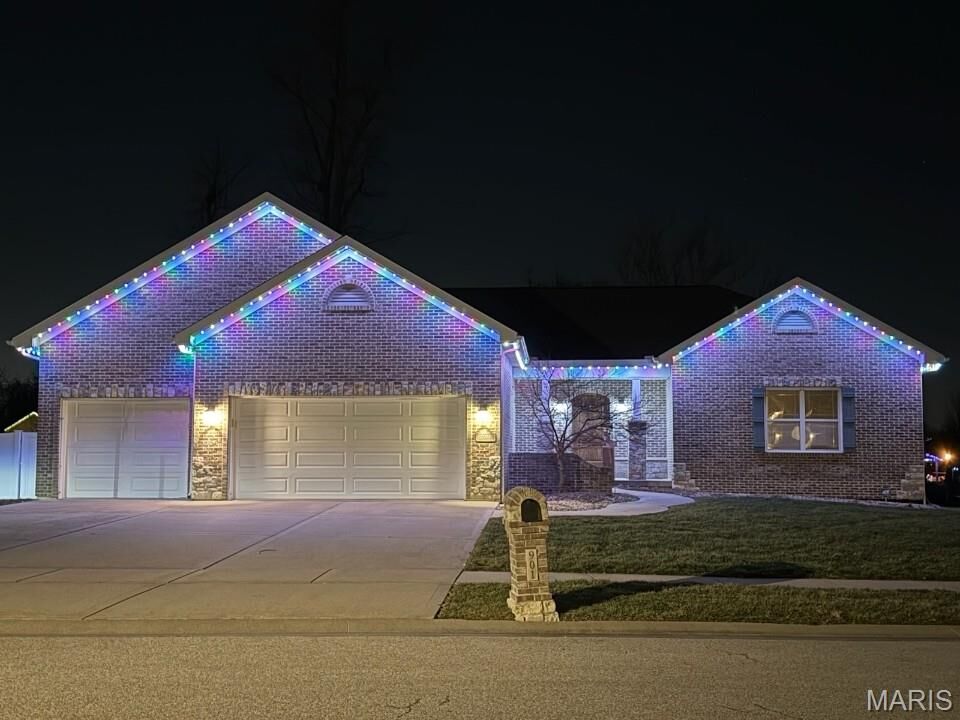 Property Photo: 901 Ambercrombie Court IL 62269