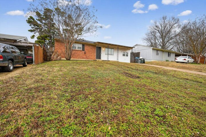 Property Photo:  748 Western Park Dr  TN 38109 