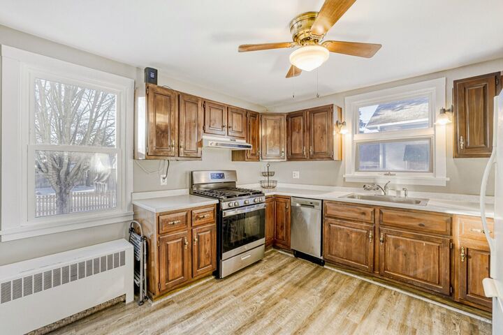 Property Photo:  414 S State Street  IL 60140 