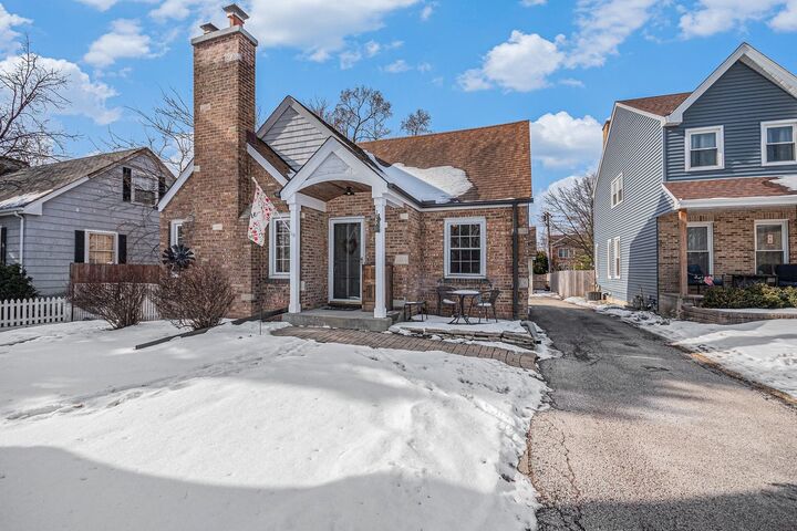 Property Photo:  474 S York Street  IL 60126 