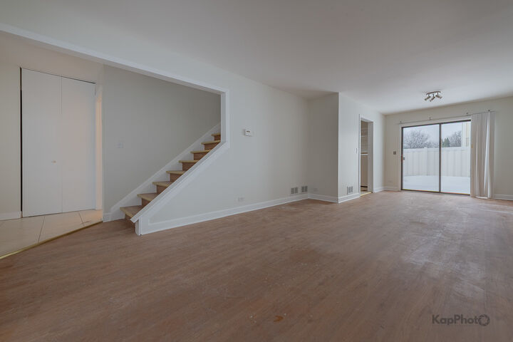 Property Photo:  102 N Waterford Drive  IL 60194 