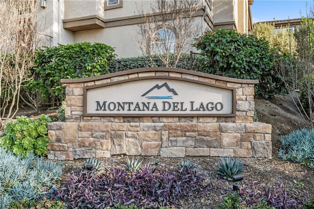Property Photo:  92 Montana Del Lago  CA 92688 