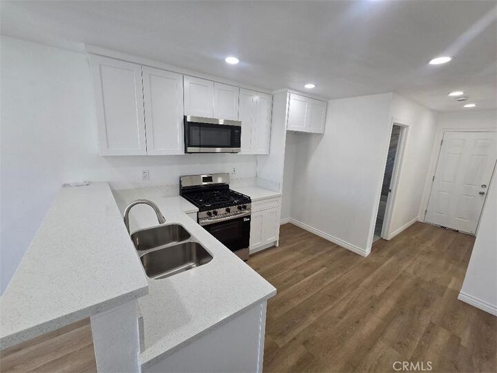 Property Photo:  10722 Anzac  CA 90059 