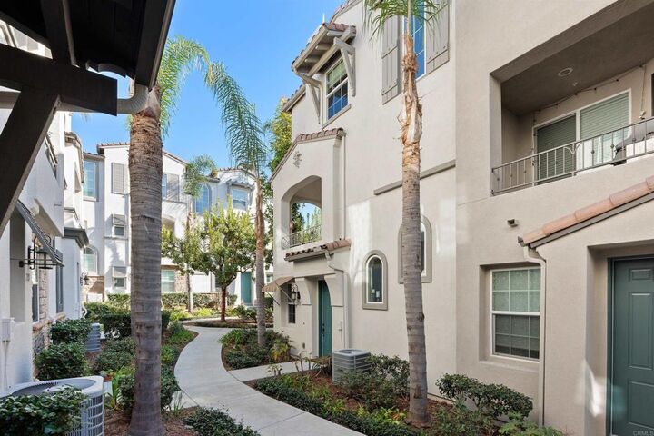 Property Photo:  2472 Antlers Way  CA 92078 