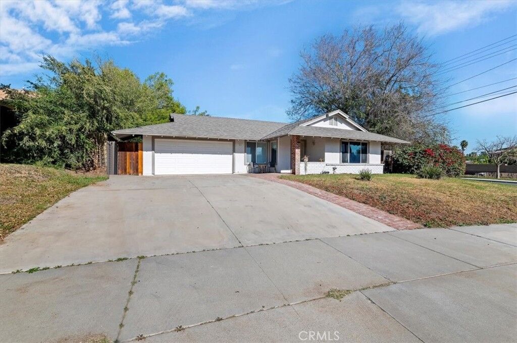 Property Photo:  5865 Green Valley Street  CA 92504 