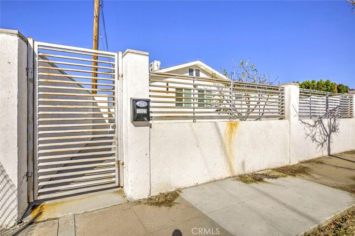Property Photo:  13325 Strathern Street  CA 91605 