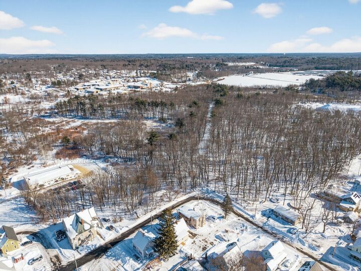 Property Photo: 87 Pioneer Avenue ME 04073