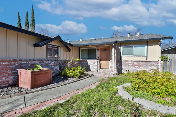 Property Photo:  8625 Midfield Way  CA 95826 