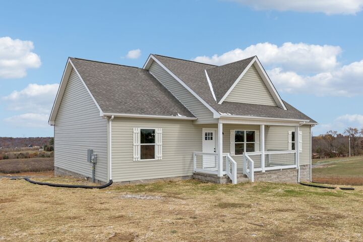 Property Photo:  2649 Oak Knob Rd  TN 37083 