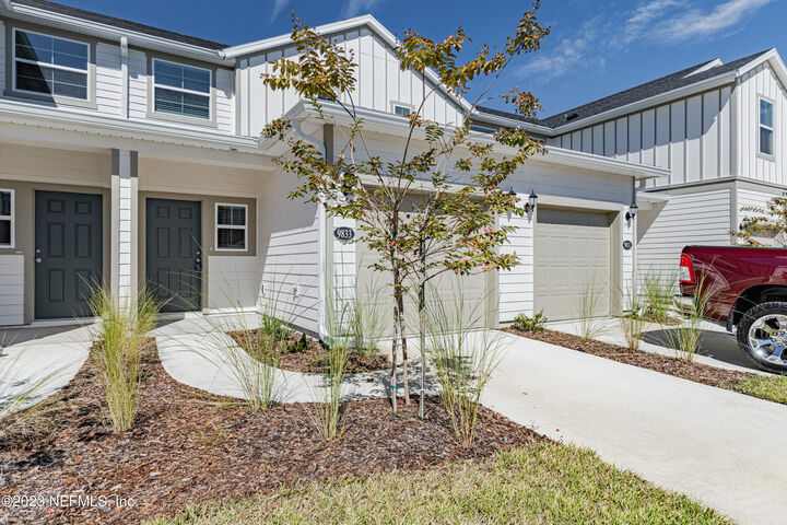 Property Photo:  9833 Fiddleback Lane  FL 32222 
