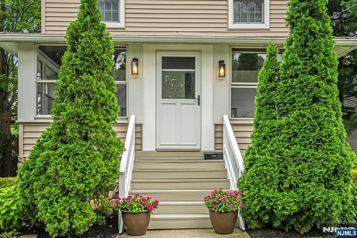 Property Photo:  89 Glen Avenue  NJ 07452 