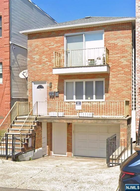 Property Photo:  52 Laidlaw Avenue 1st Floor  NJ 07306 