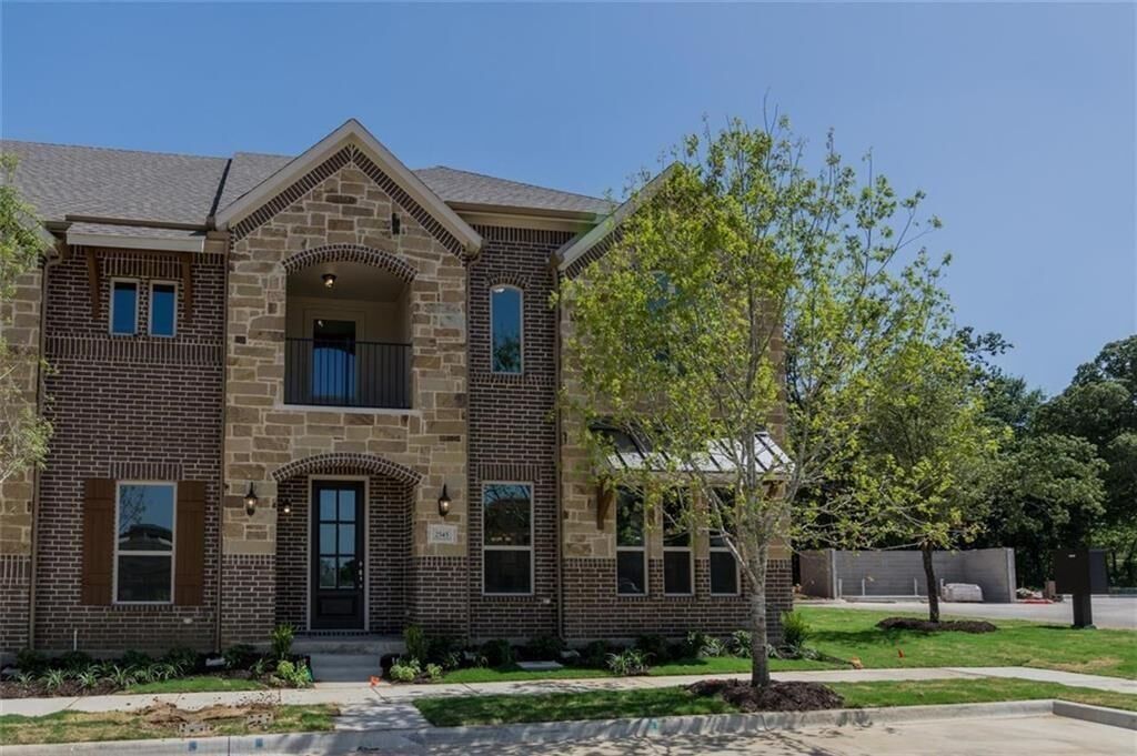 Property Photo:  2545 Gramercy Park Drive  TX 75028 