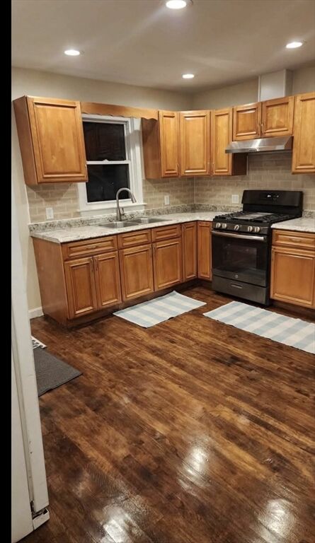 Property Photo:  252 Hinckley Rd  MA 02601 