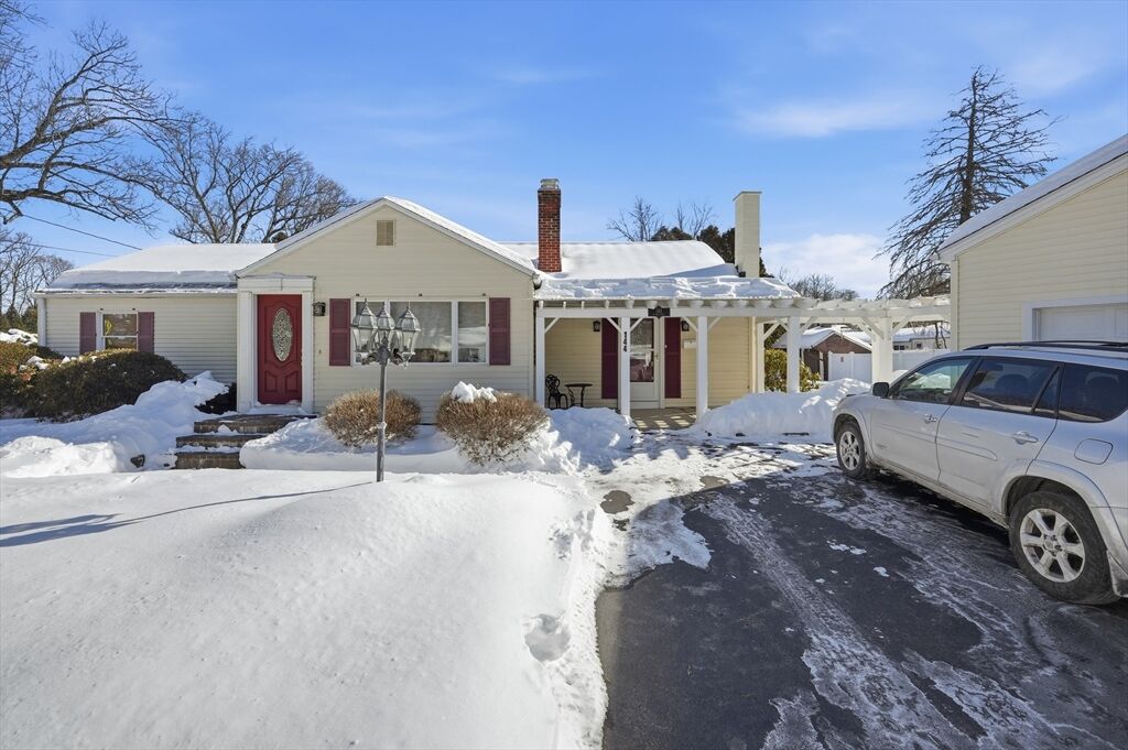 Property Photo: 144 River Rd MA 01001