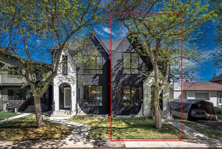 Property Photo:  432 23 Avenue NW  AB T2M 1S4 